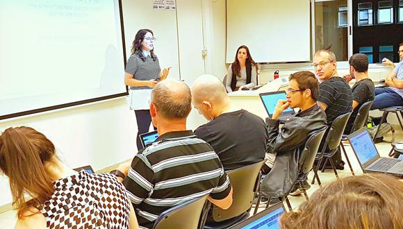 צוות המרכז לניהול קריירה מסביר על חשיבות הנוכחות שלנו בלינקדאין
